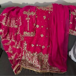Beautiful brand new pink Pakistani suit for girls